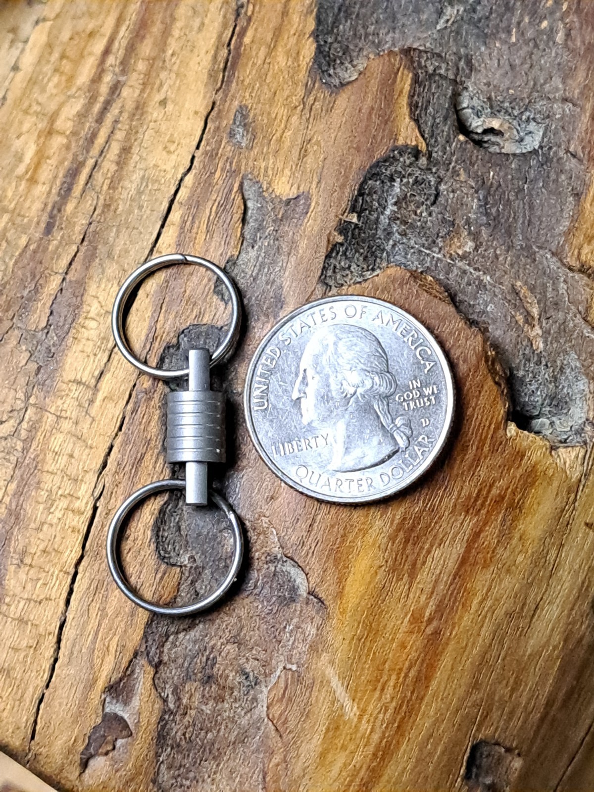 Pro Mini Series Titanium Swivel With 15mm Titanium Keyrings