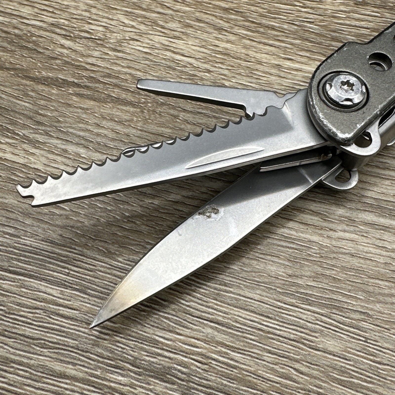 Camping & Hiking Hoffman Richter HR-100 13-In-1 Multitool Trekking Backpacking
