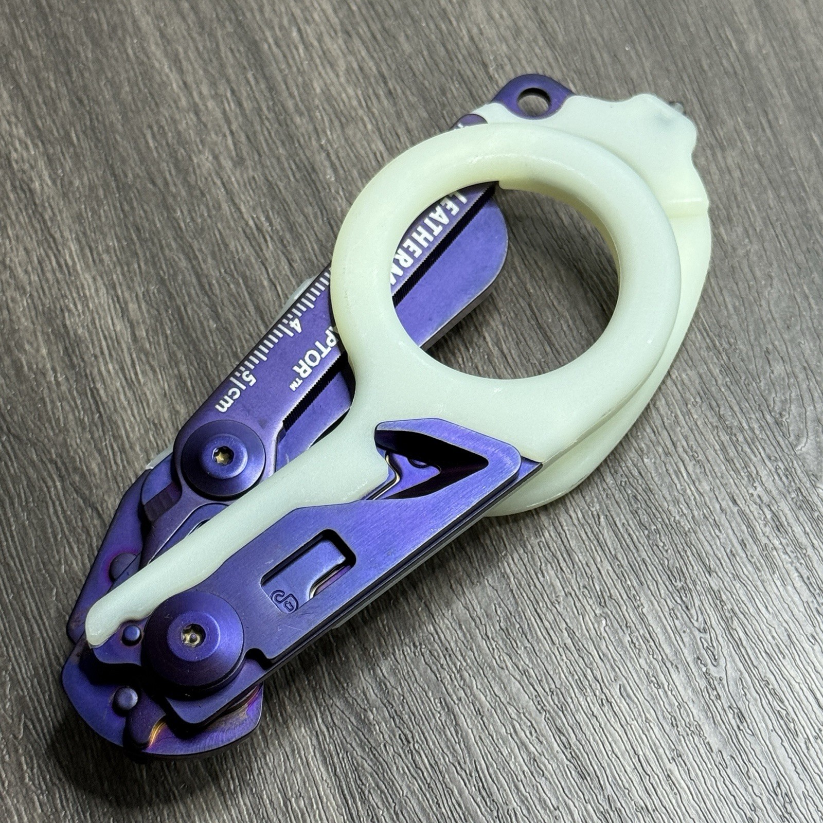 Leatherman Raptor Glow Limited Edition Raptor Purple Raptor Purple Glow 300/500