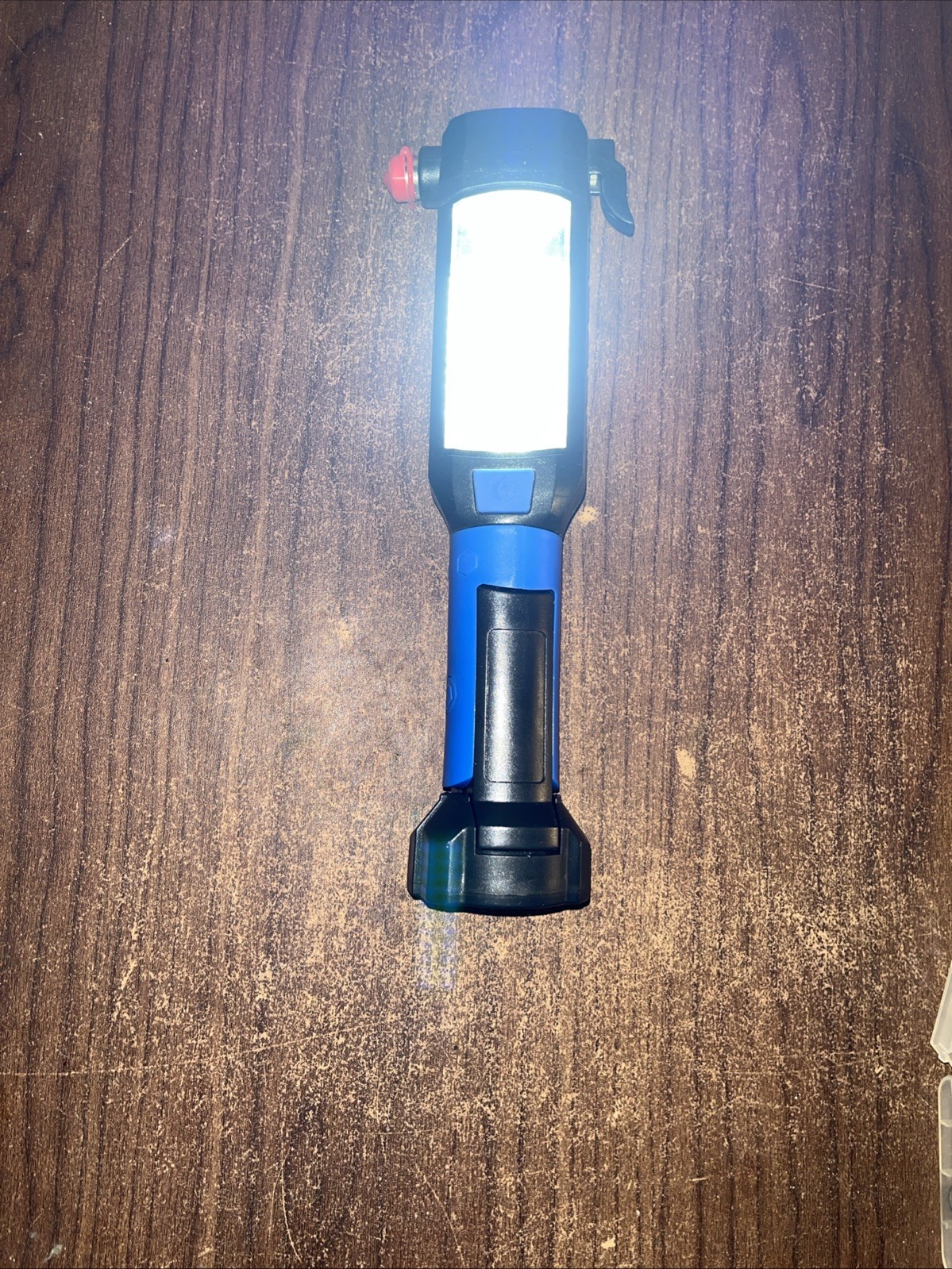 Securebrite COB Emergency Auto Tool/Flashlight/Flasher NEW/Open Batteries Not In