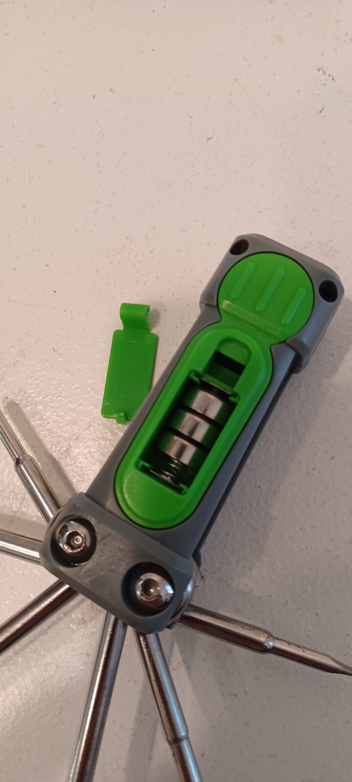 Dual LED flashlight six screwdriver pocket toolkit