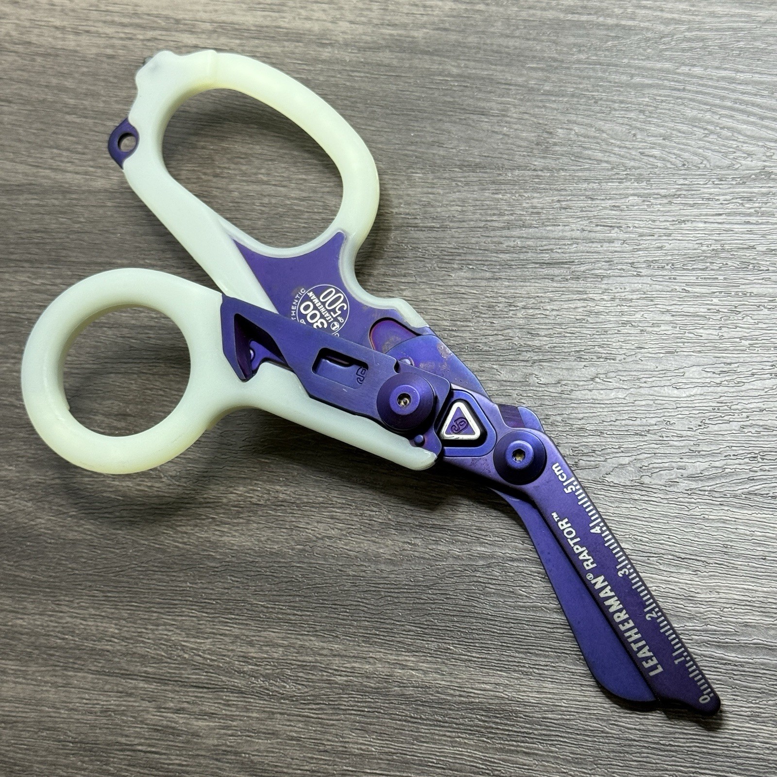 Leatherman Raptor Glow Limited Edition Raptor Purple Raptor Purple Glow 300/500