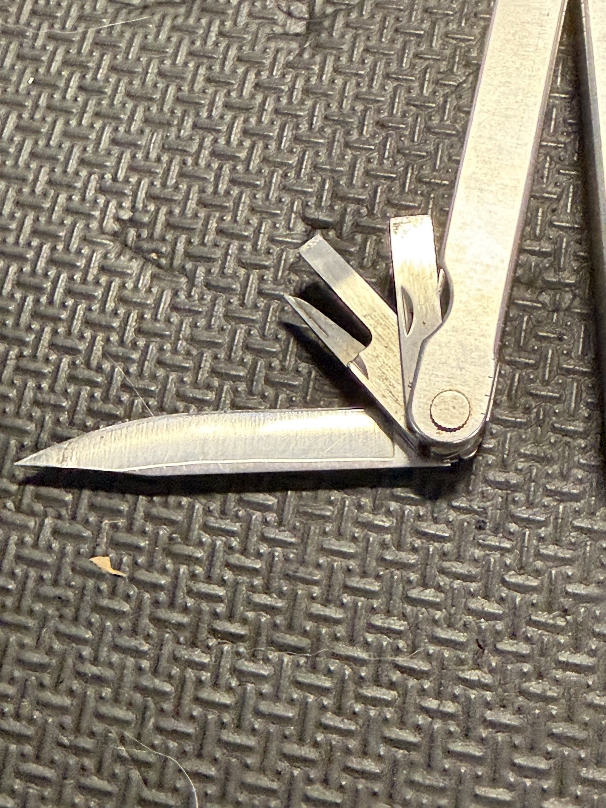 Leatherman Multi Tool with Leather Case Vintage Used Rare. DATE 03/95.