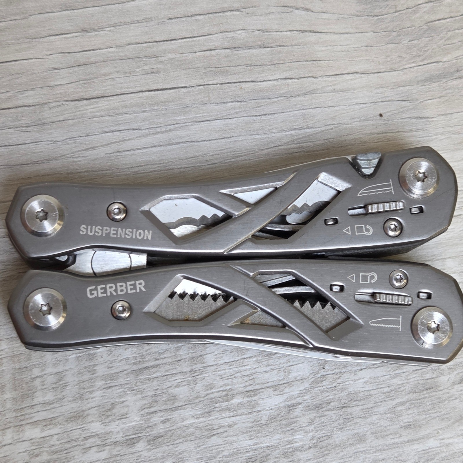 Gerber Suspension Multi-Tool Stainless Steel Spring-Loaded Pliers 12 Tools