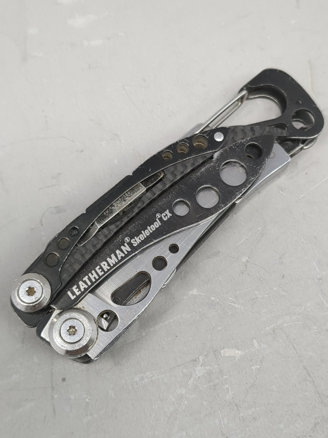 Leatherman Skeletool CX Multi-Tool Stainless Steel Carbon Fiber