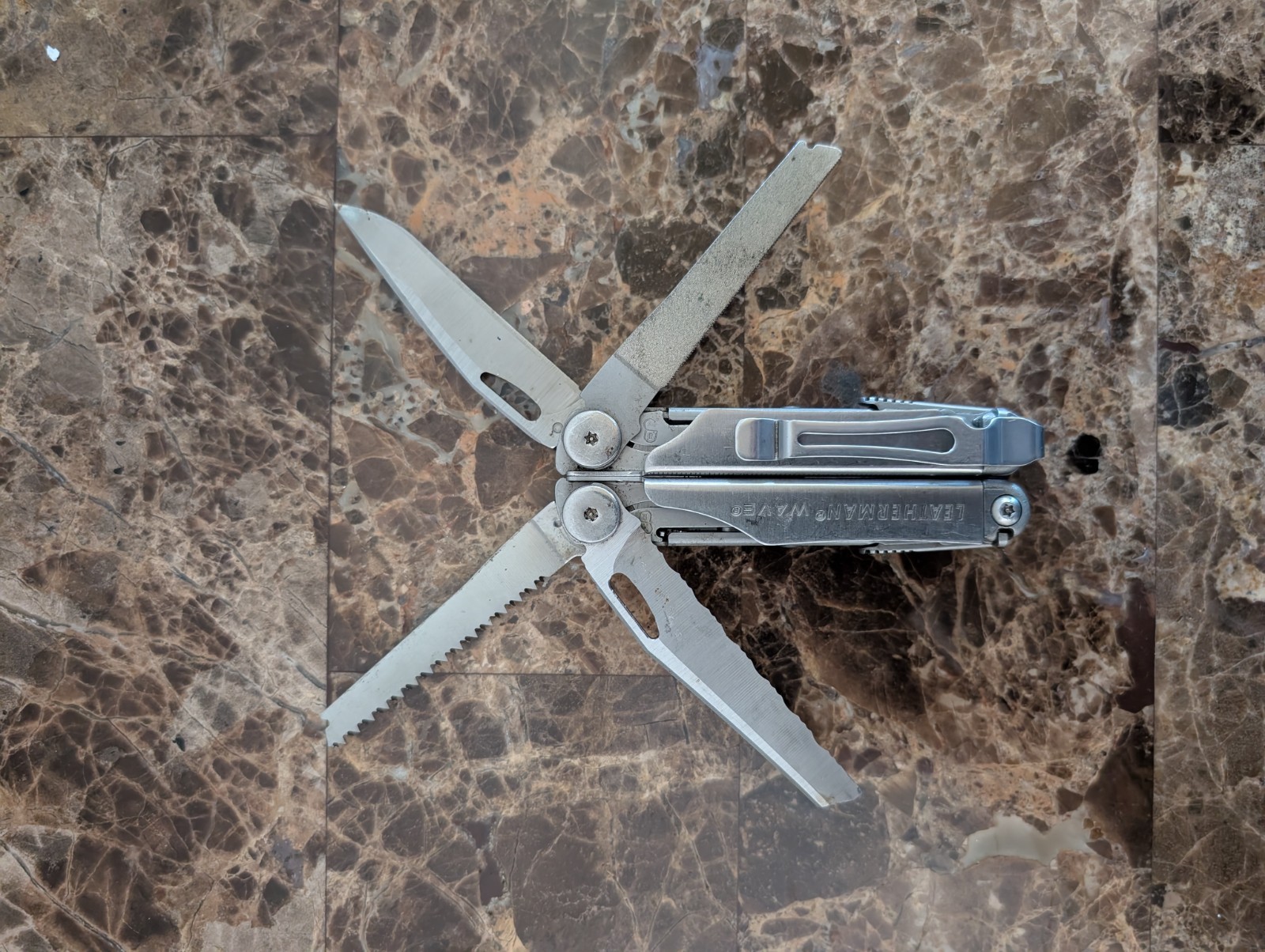 Leatherman – Wave 2.0 Model (2004-2018) | StainSteel W/PocketClip-Used Condition