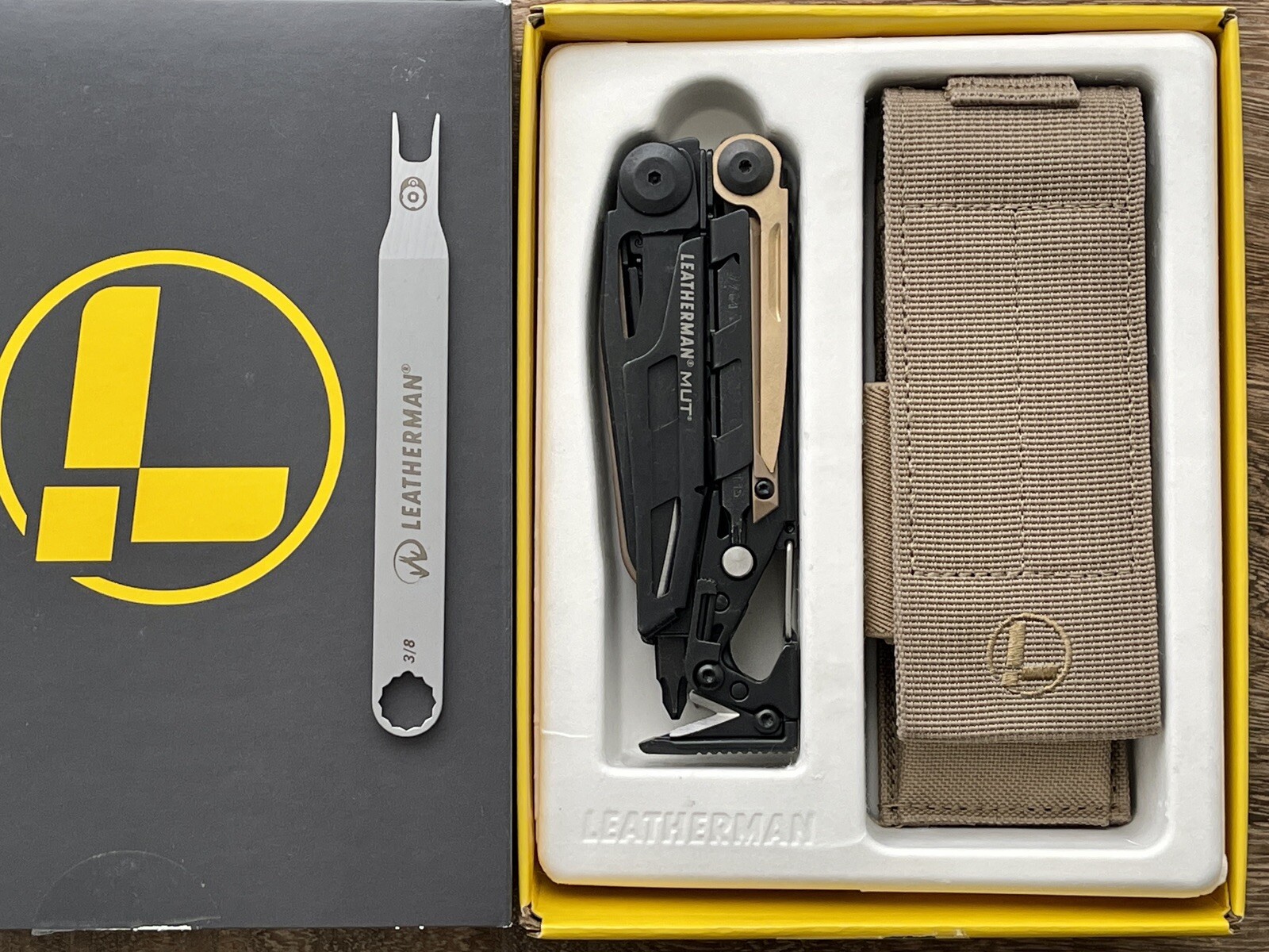 Leatherman MUT EOD Black multi tool & BROWN molle sheath