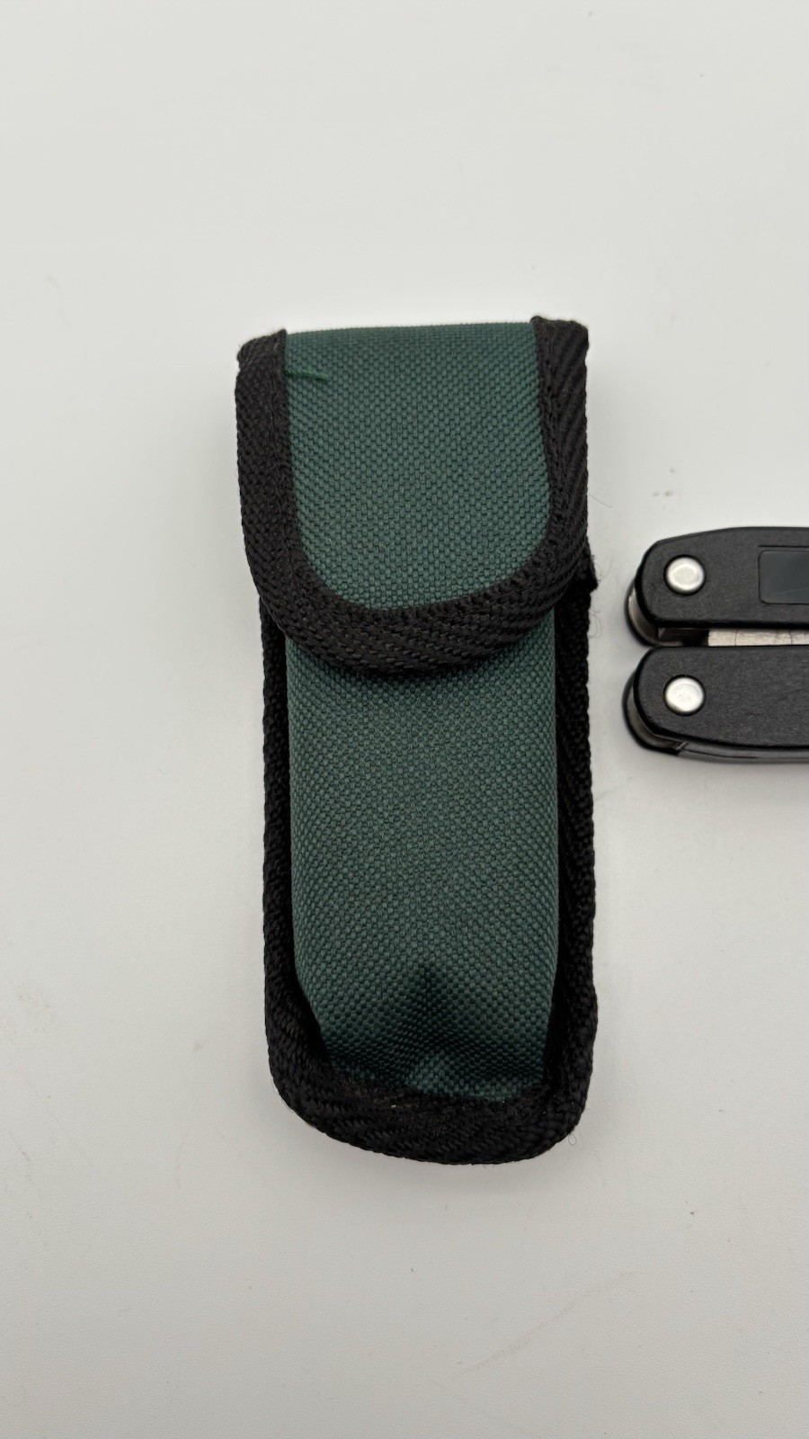 Boeing Stainless Steel Multi-Tool W/ Nylon Case In Good Condition