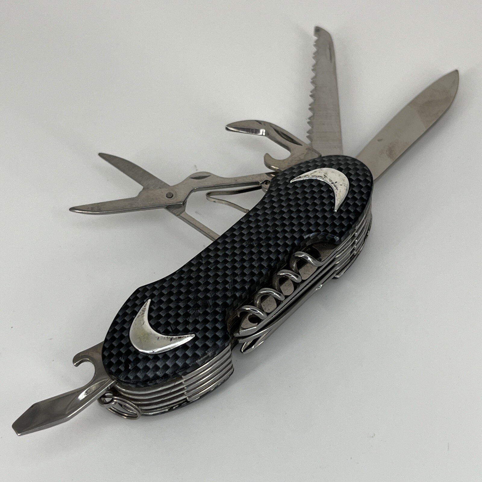 Appalachian Trail Gray Carbon Fiber Pattern Swiss Knife Multi Tool -10 Tools