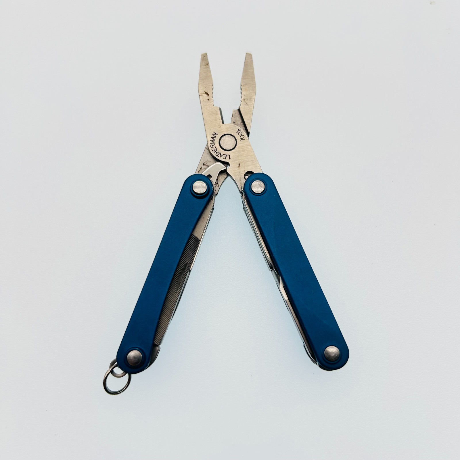 Leatherman Squirt PS4 BLUE – 8-in-1 Keychain Multi-Tool Discontinued (CODE28)