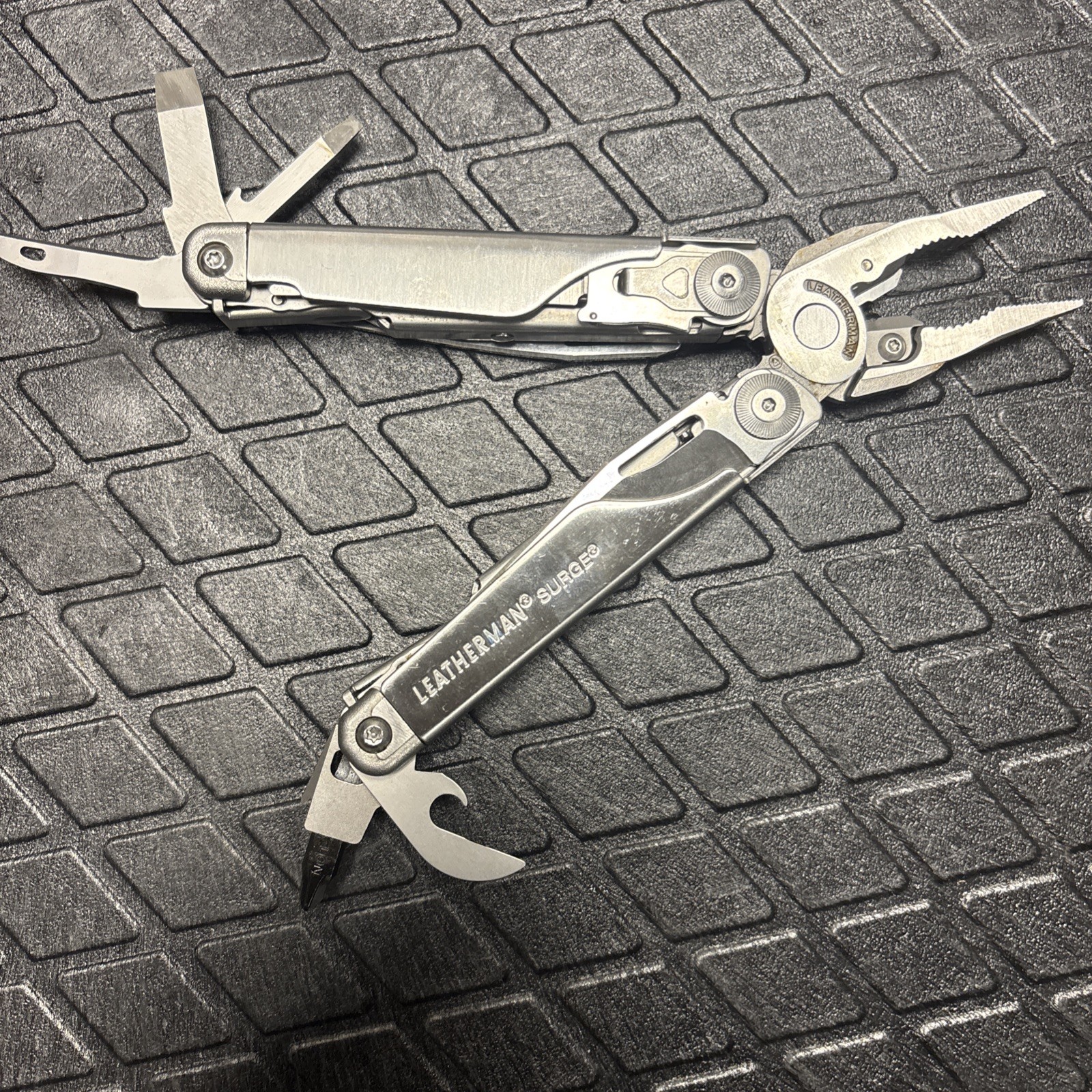 Leatherman Surge Multi-Tool
