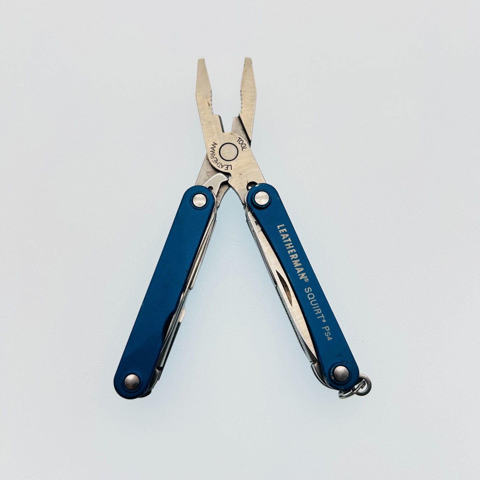 Leatherman Squirt PS4 BLUE – 8-in-1 Keychain Multi-Tool Discontinued (CODE28)