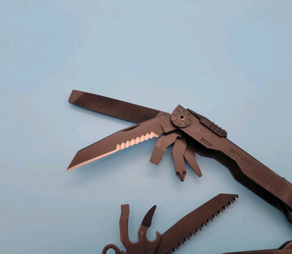Gerber Diesel Multi-Tool – BLACK – Pliers, Knife, Scissors, Screwdrivers, Saw