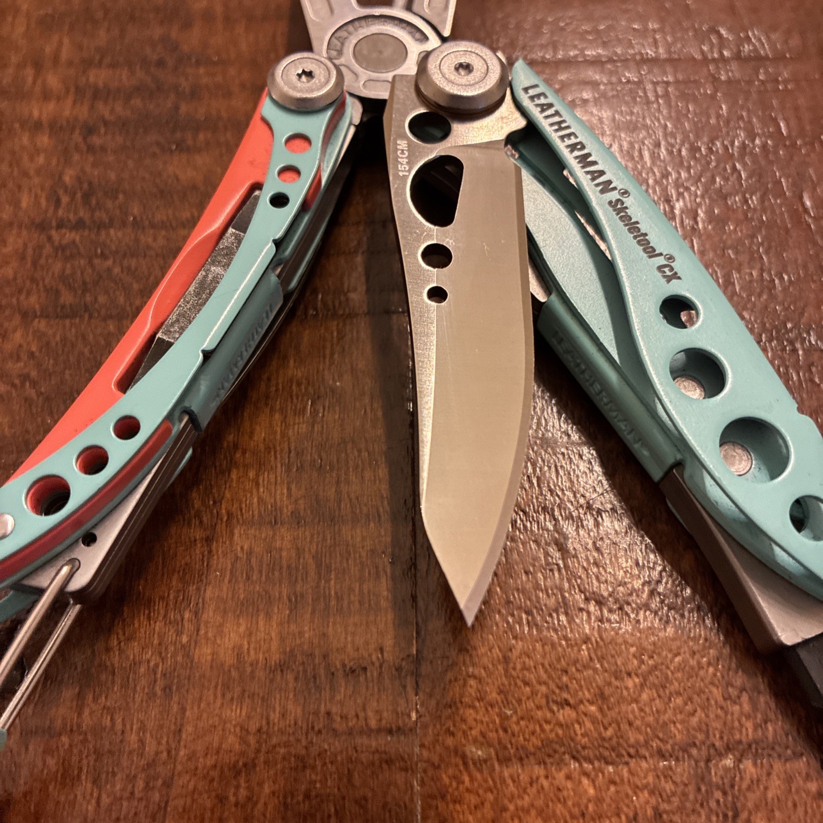 Leatherman Skeletool CX Paradise Multi Tool Straight Blade – Excellent