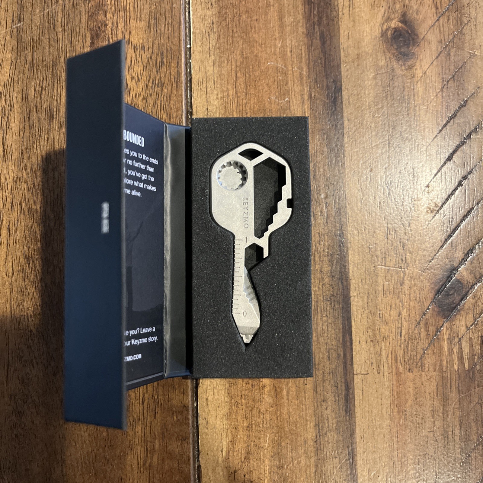 Keyzmo MultiTool 16-in-1 Utility Pocket Tool Lightweight Stainless Steel NIB