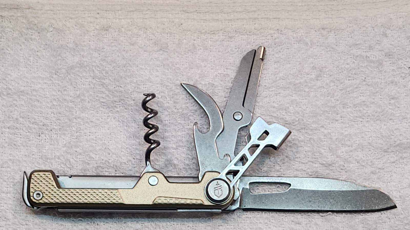GERBER ARMBAR CORK GOLD MULTI TOOL & KNIFE 3.5 In Bade”