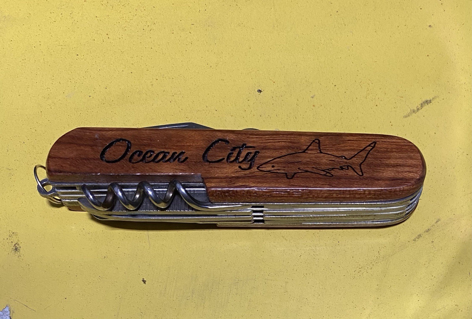 Ocean City with Shark Logo 10-in-1 Multi Tool/Knife Set NEW!