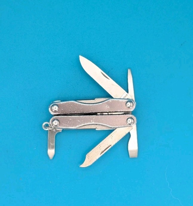 Leatherman Squirt S4 Multi-Tool, Key Ring, Retired, GRAY!