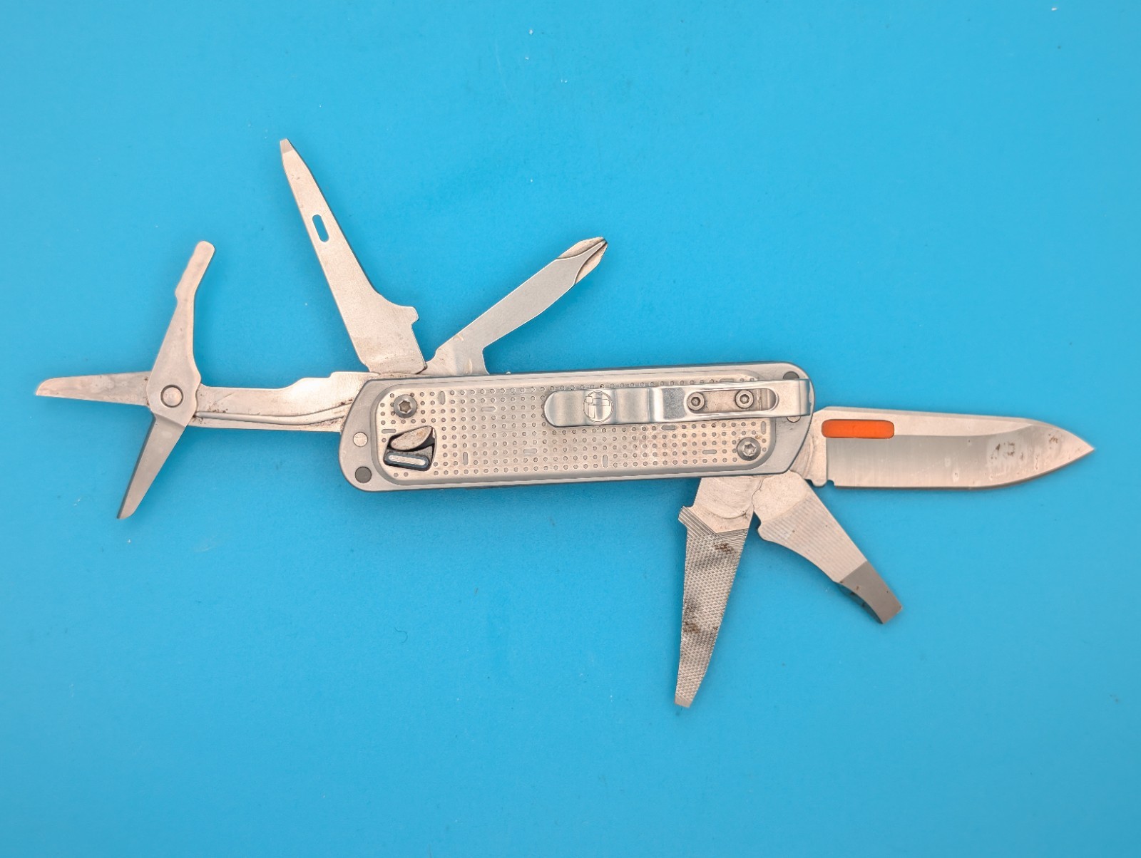 Leatherman FREE T4 Pocket Knife Multi-tool! Stainless! RETIRED!