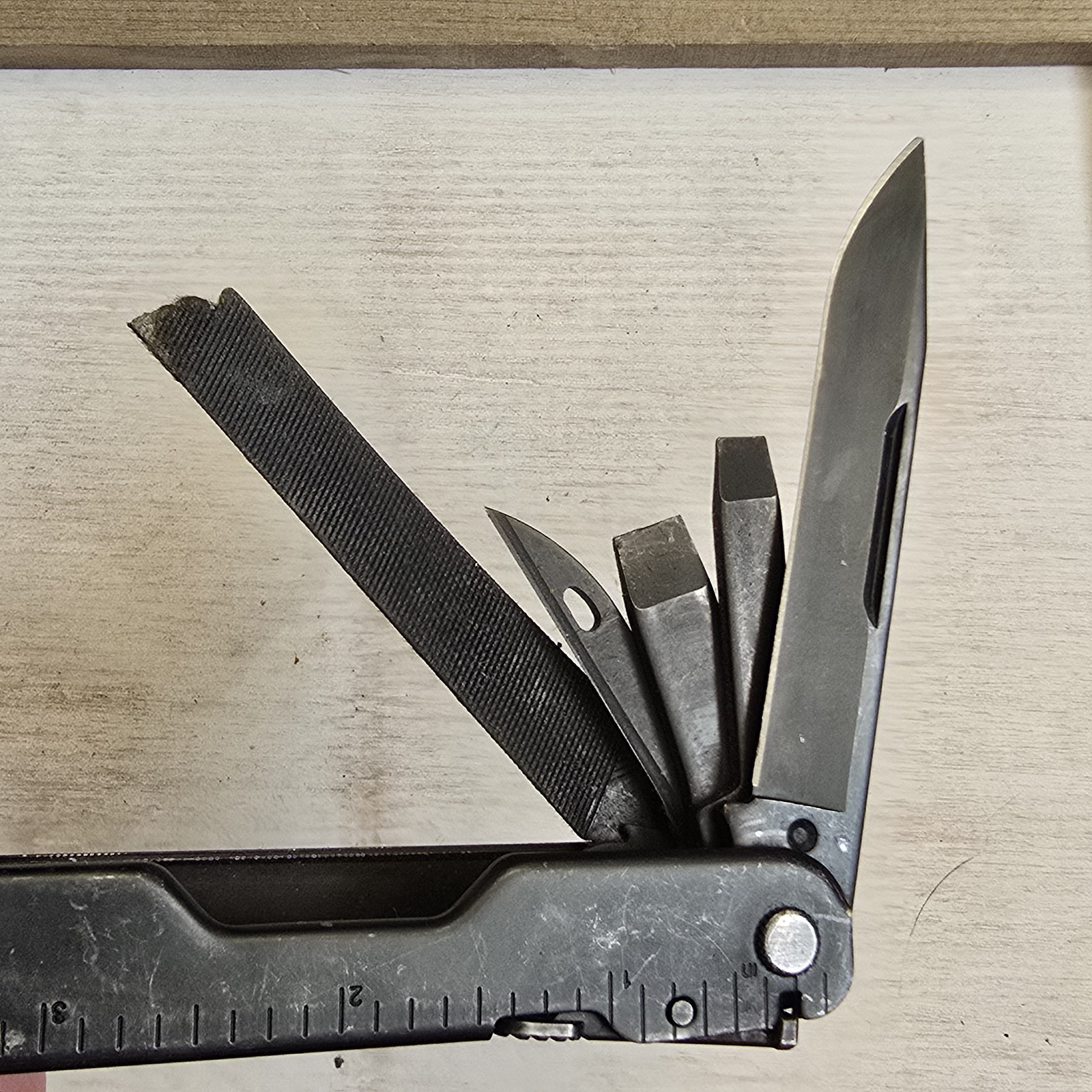 LEATHERMAN SUPER TOOL 300 MULTI TOOL PLIERS KNIFE SUPERTOOL 831106 BLACK OXIDE