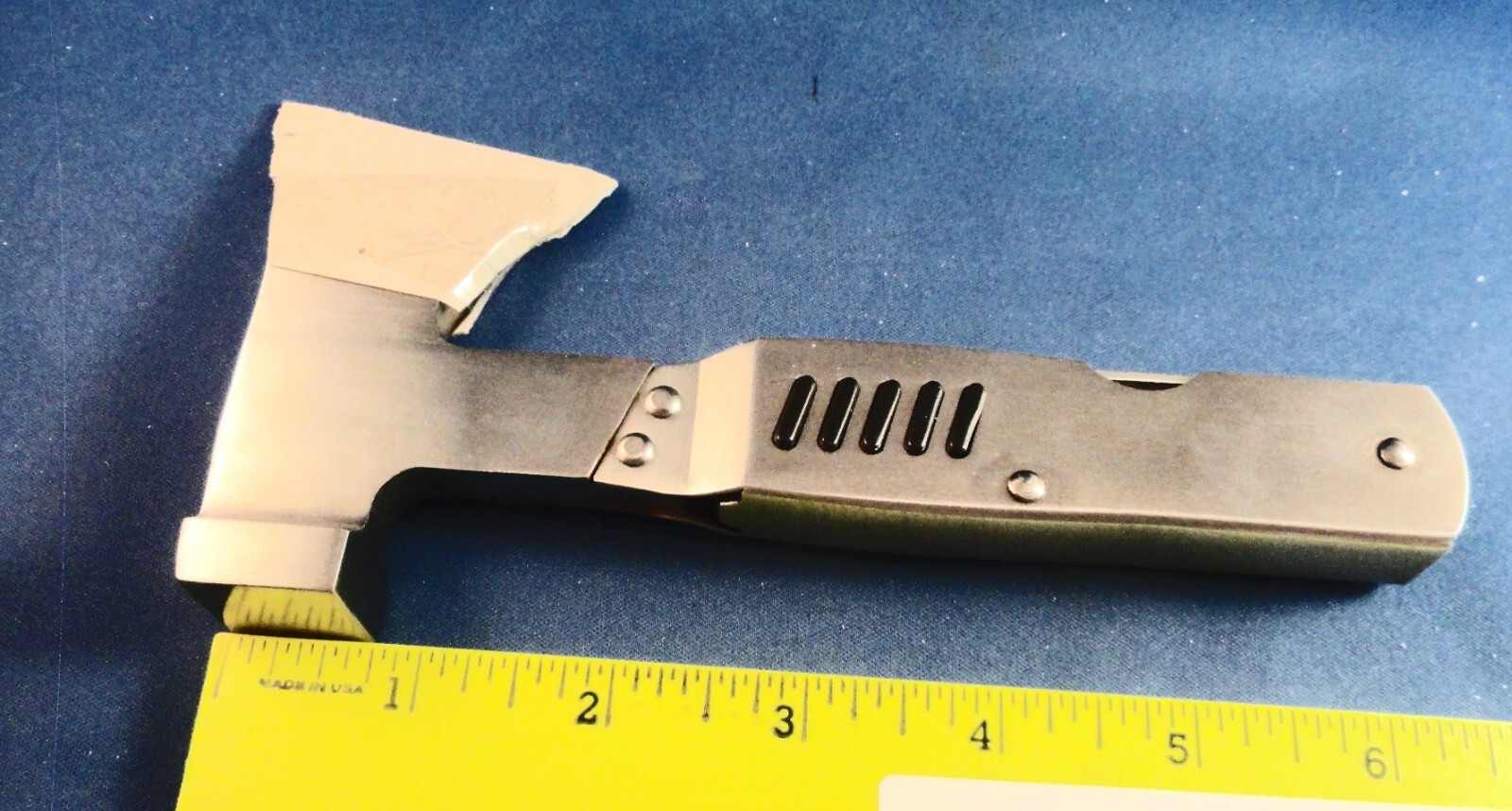 HEAVY DUTY LEATHERMAN LIKE MULTI TOOL: AXE HAMMER ETC
