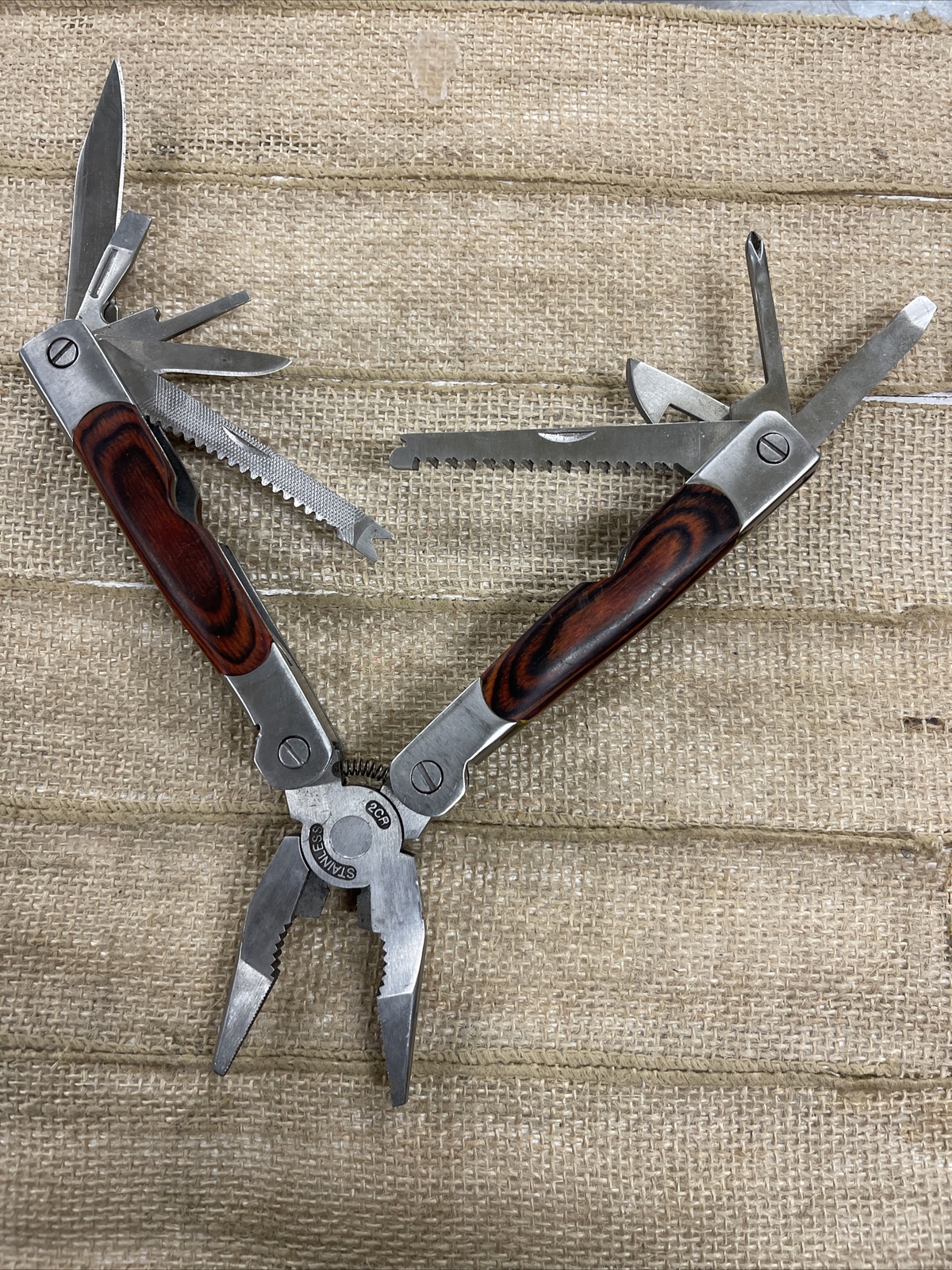 Winchester 2CR Big Wood Multi-Tool Wood Grain Grips
