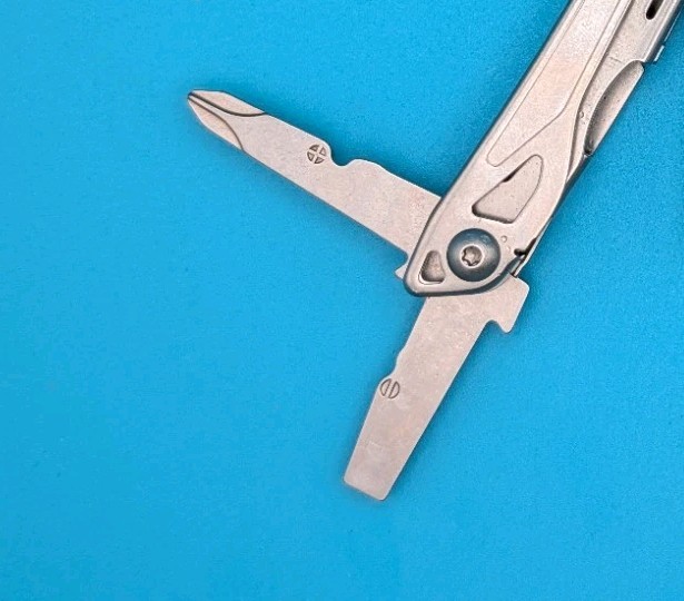 LEATHERMAN WINGMAN MULTI-TOOL! FAST SHIPPING!