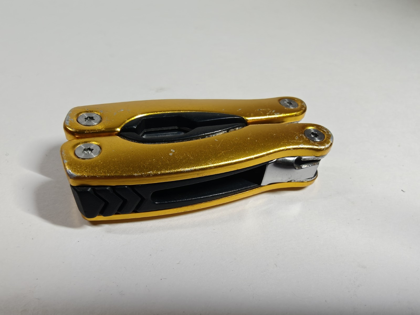 Smith’s & Trades Pro Multi Tool Lot of 2 – Pliers Knife Screwdriver EDC