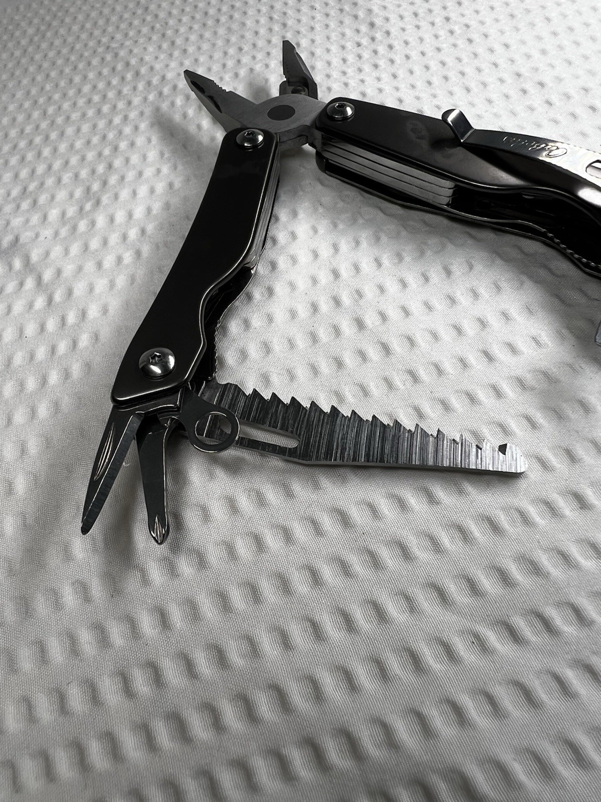 Cabela’s 14-in-1 Folding Multi-Tool Pliers Knife Stainless Steel