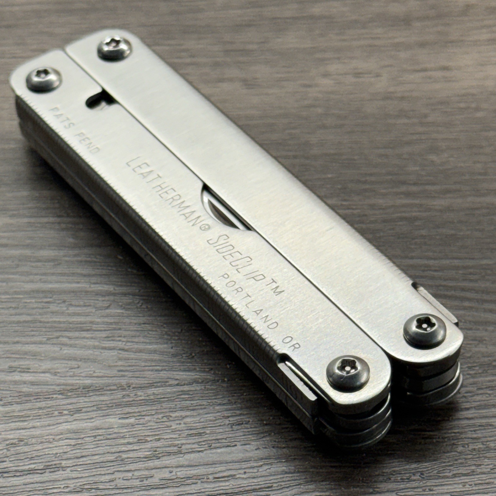 Leatherman Sideclip multitool. Mint. Late Run: shiny factory polished