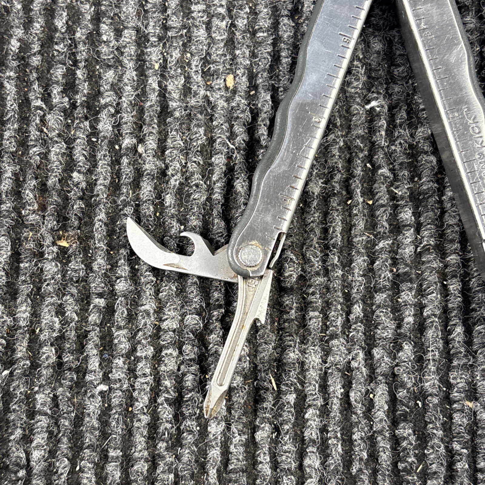 LEATHERMAN Kick Multi Tool Knife (086)
