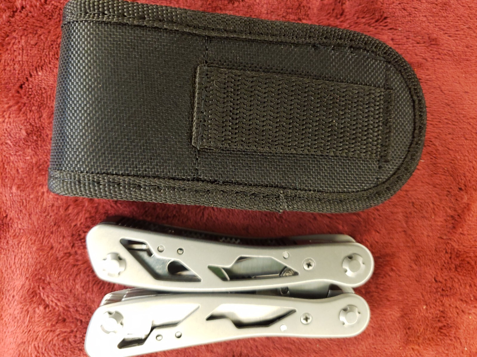 🔪🔪 Stanley 12-In-1 Multi-Tool Knife 12 Tools, Nylon Sheath 84519K