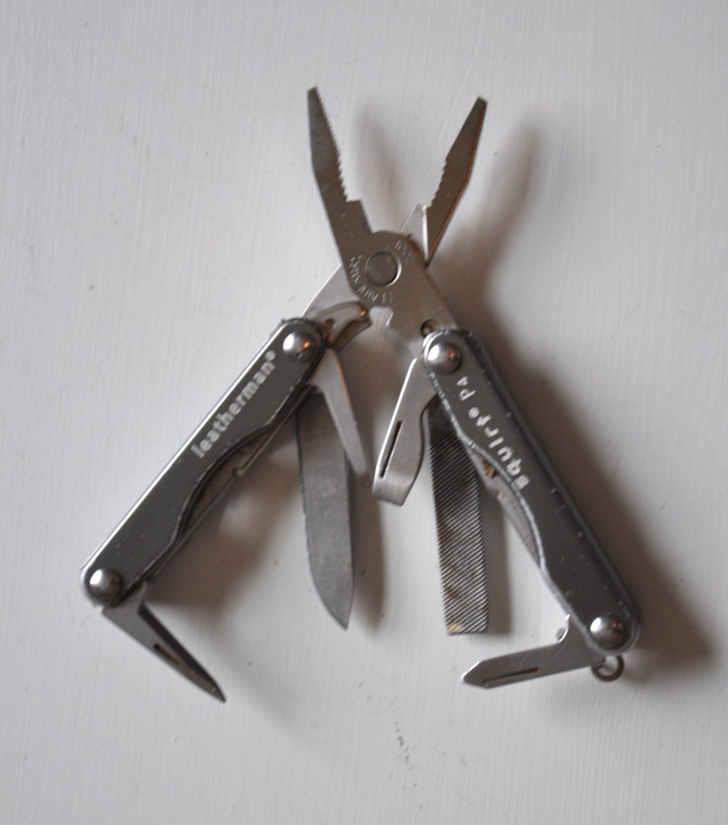 Gray Leatherman Retired Squirt P4 Multi-Tool Key Ring READ Full Description