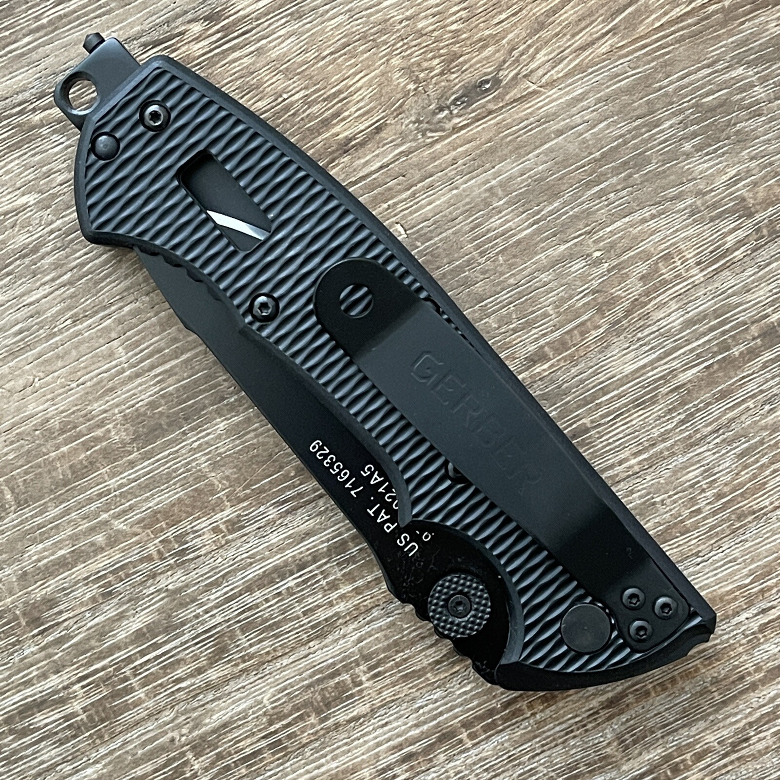 Gerber Hinderer rescue firefighter, paramedic knife/multi tool. Brand new in box