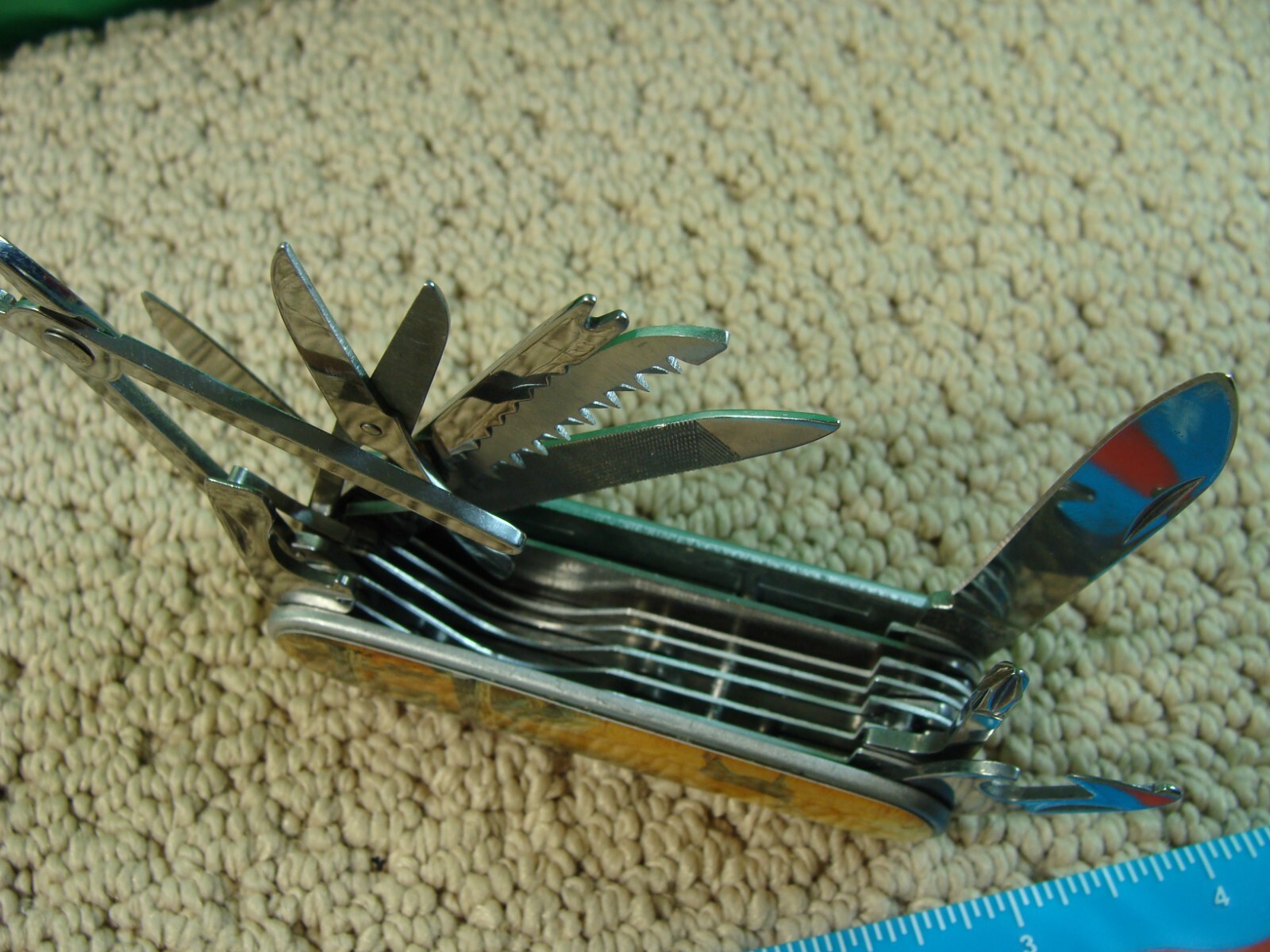 Multi-Tool Pocket Knife Case-for-Belt 6.9-oz 12-Tools Scizzors Screwdrivers