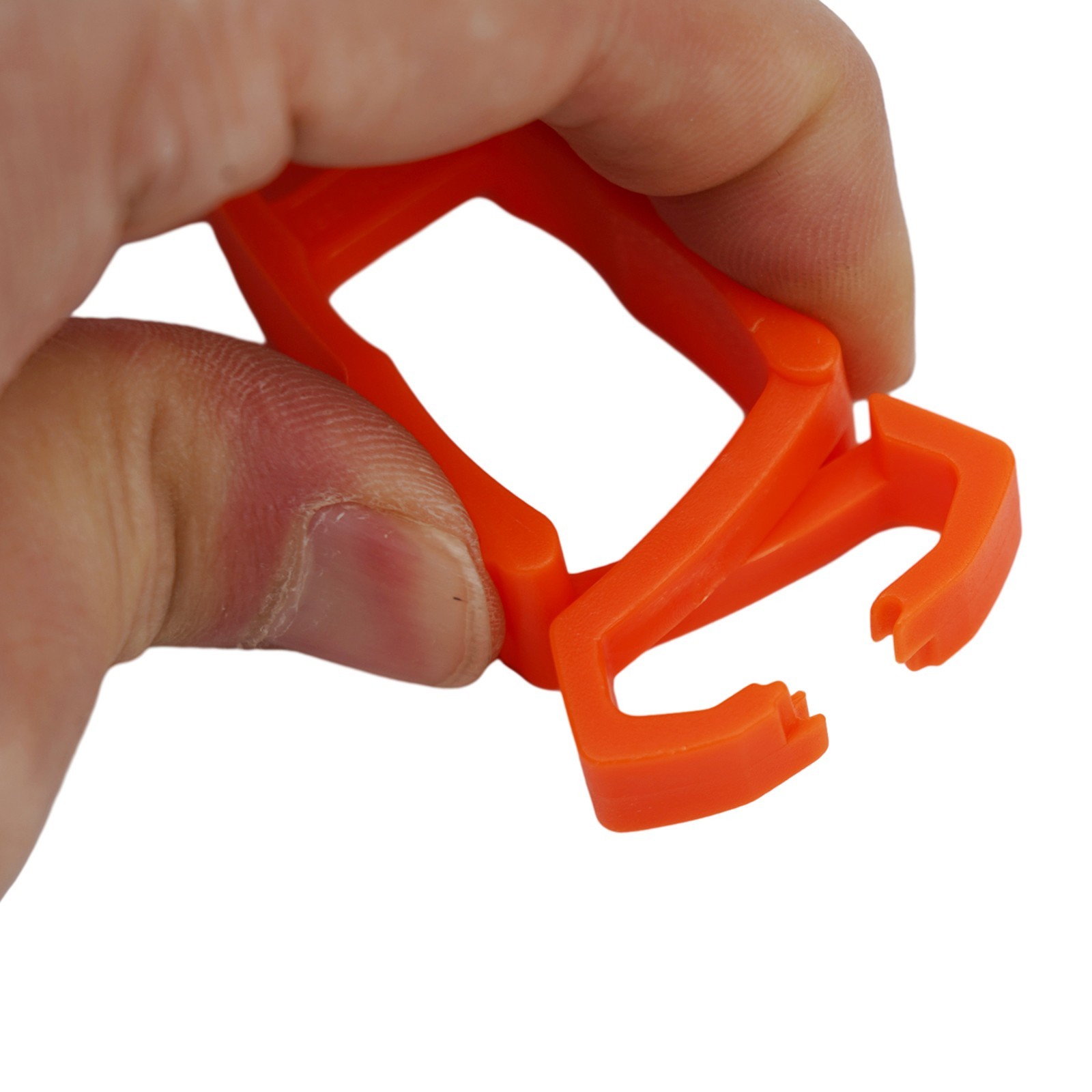 Convenient Hanging Buckle for Coils of Rope Hats and Gloves (68 characters)