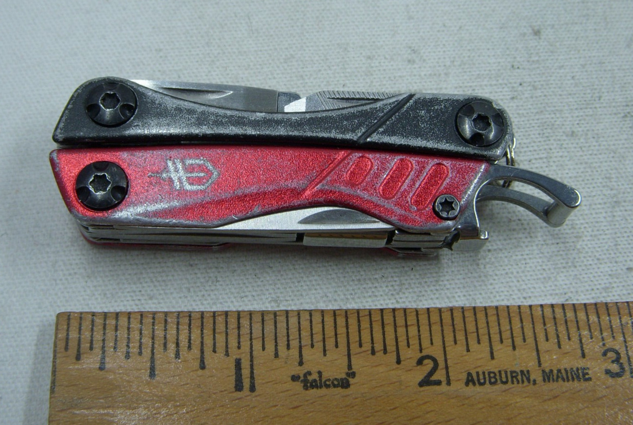 Gerber Dime 4660515D1 Red 11 Function Multi Tool