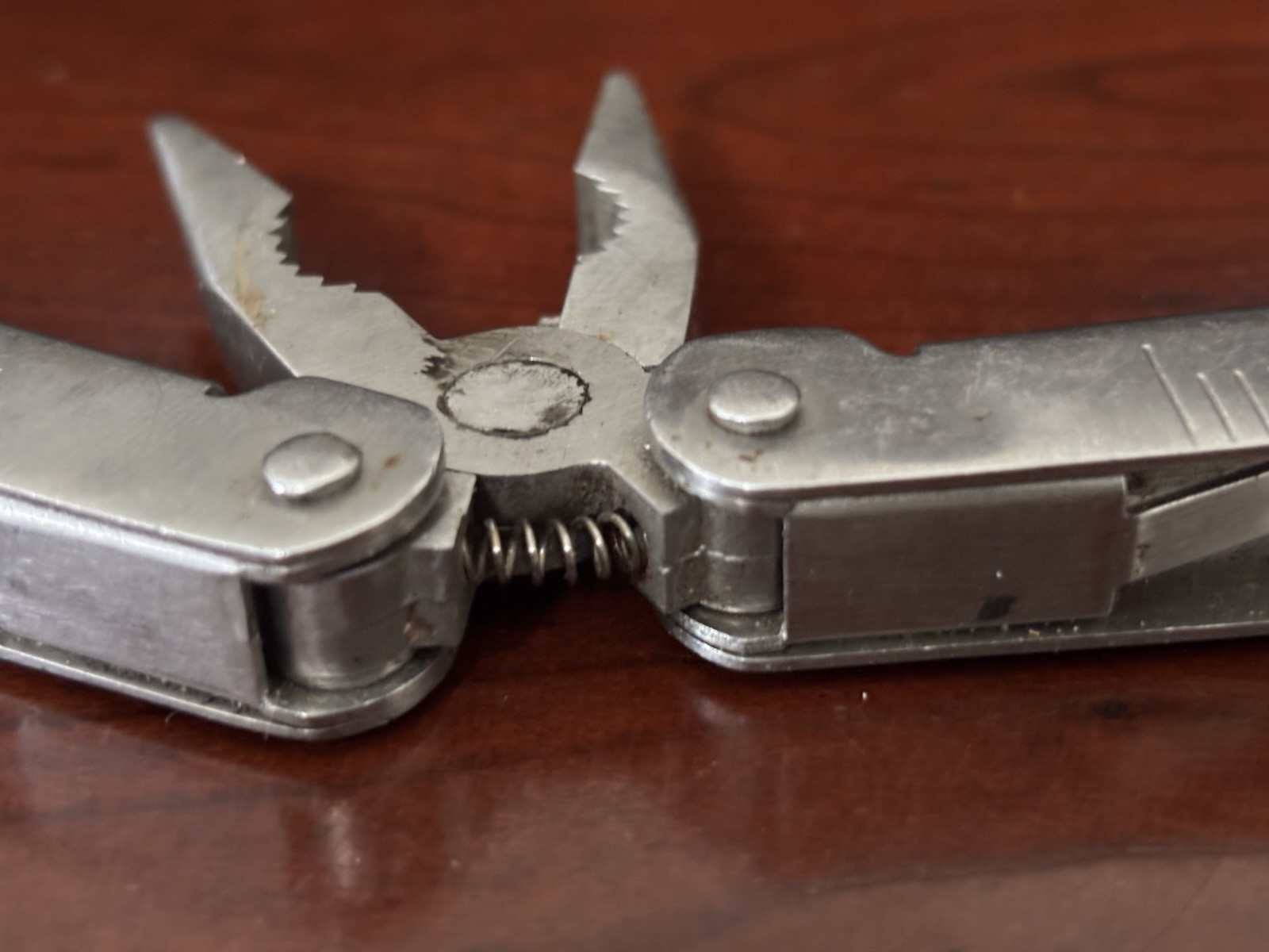 Winchester Stainless Multi-Function Tool-Folding Pliers & Utility Knives &Tools