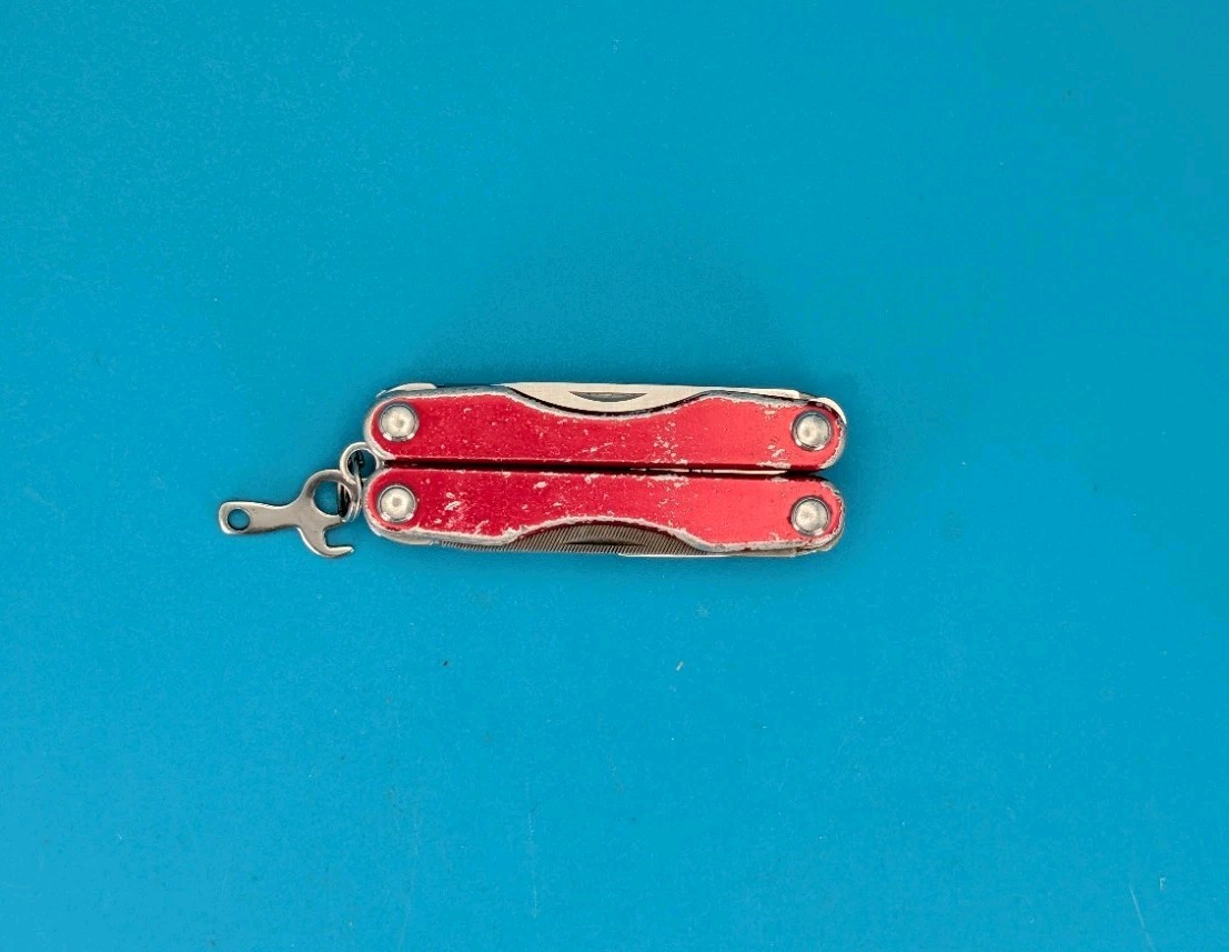 Leatherman Squirt ES4 USA Radio Shack! Limited Edition!