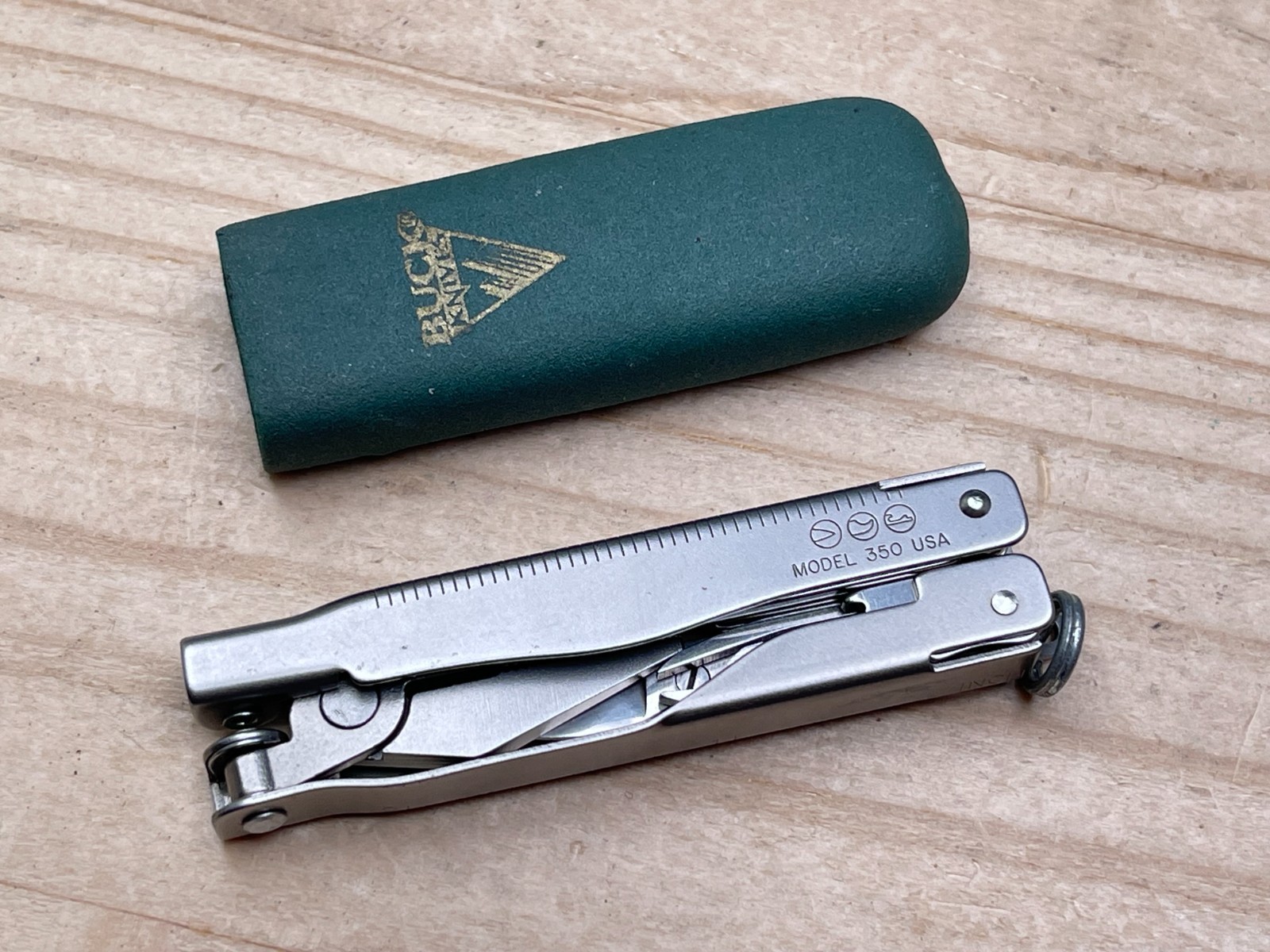 USA Buck Knives MiniBuck Tool Satin Model 350 with Green Rubber Pouch