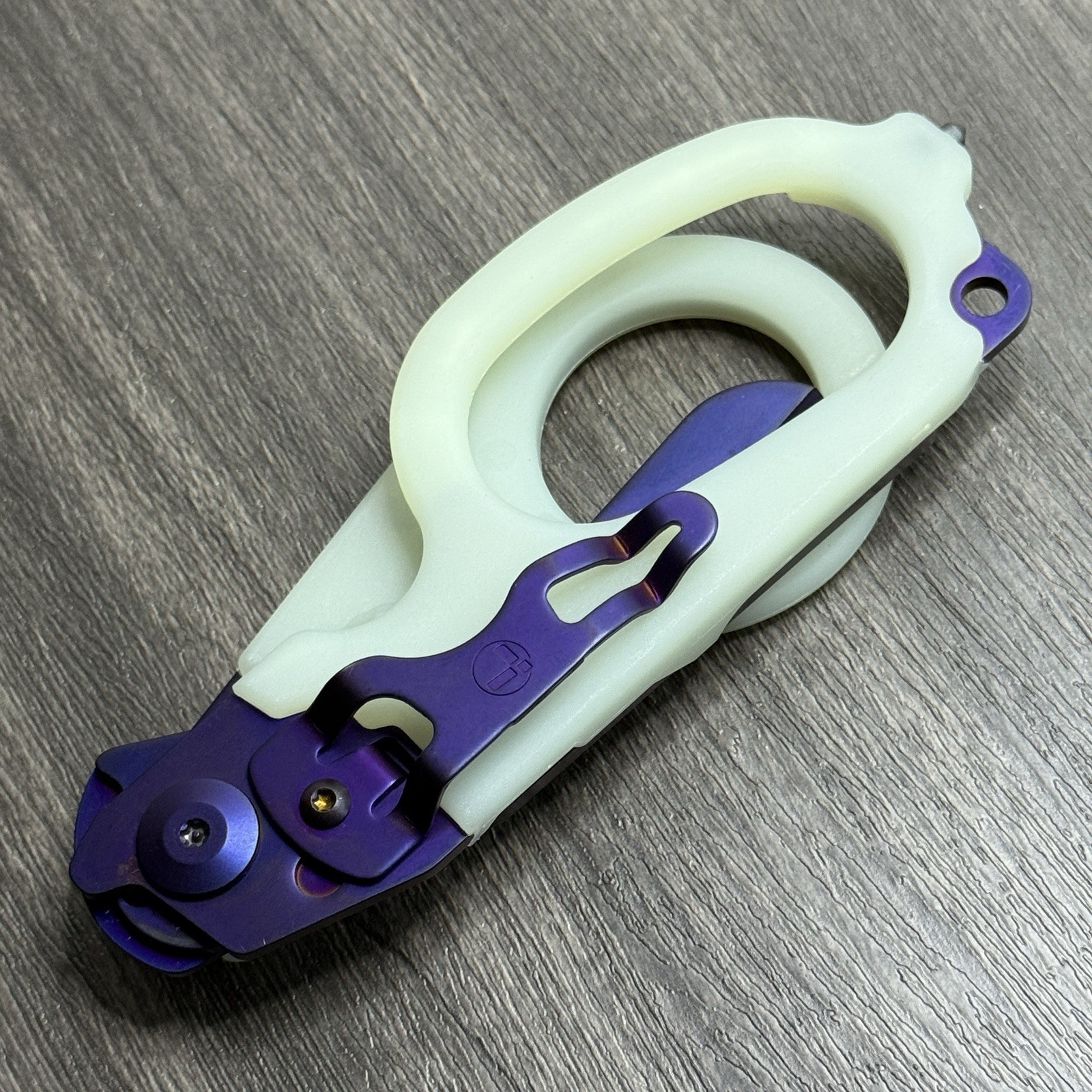 Leatherman Raptor Glow Limited Edition Raptor Purple Raptor Purple Glow 300/500