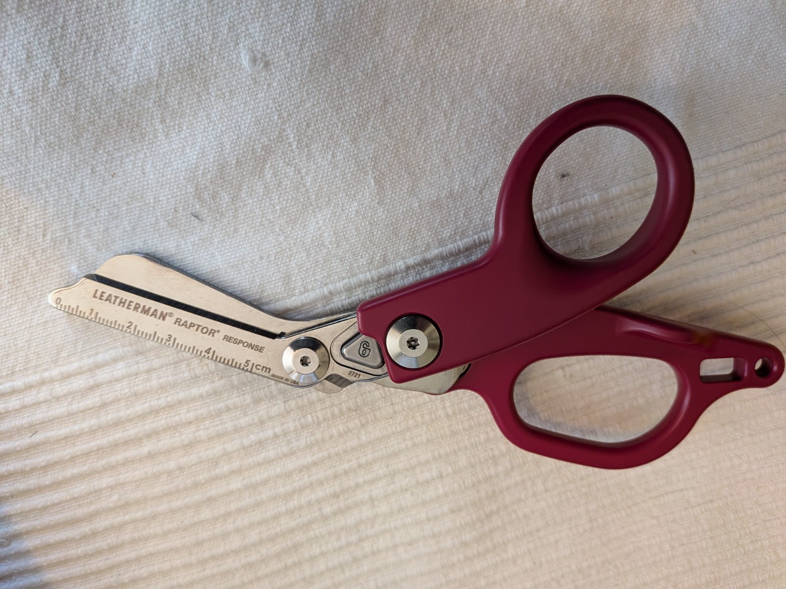Leatherman Raptor Response Red/Crimson Rescue Shears 832963 – No Sheath – NEW