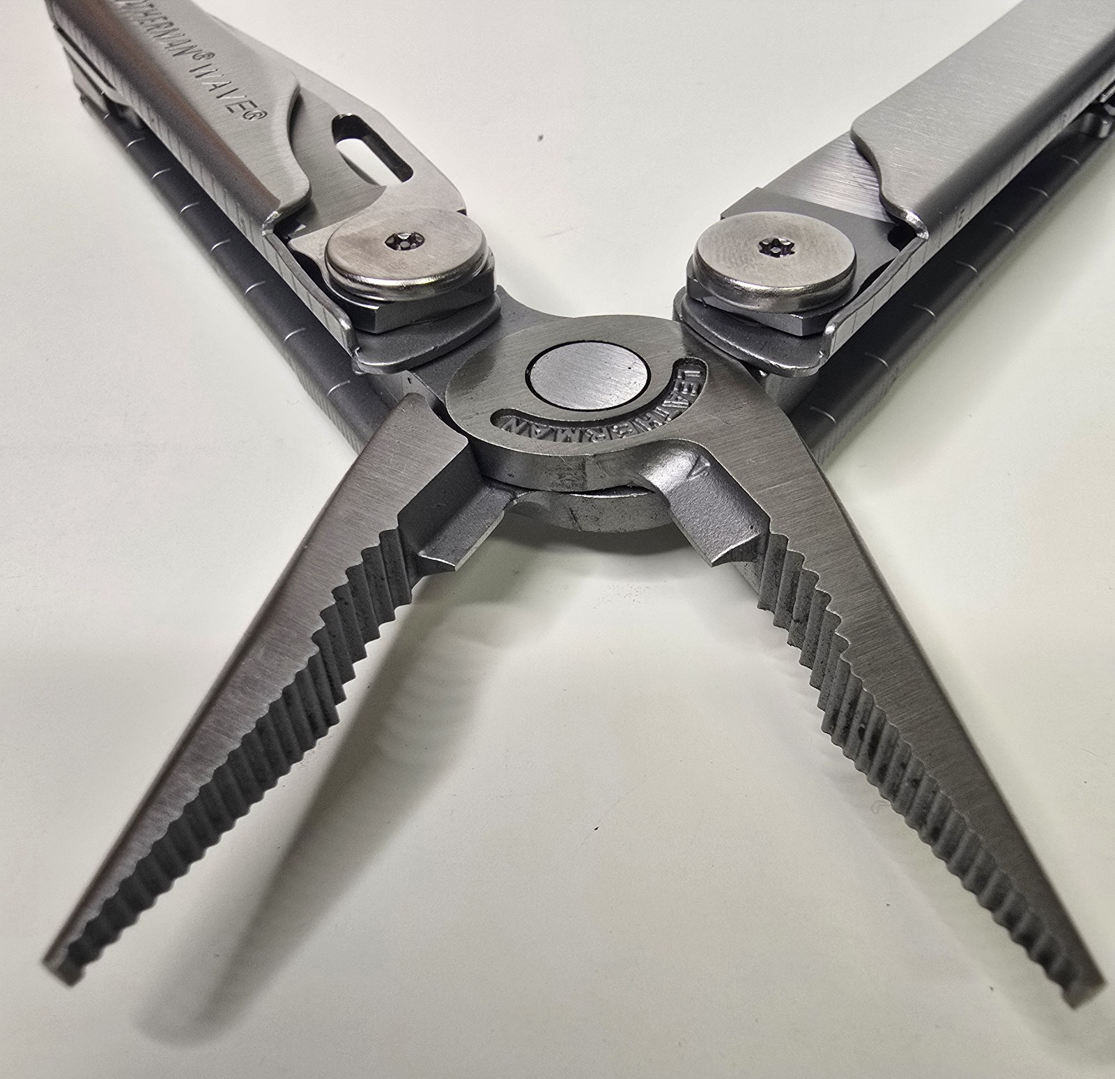 Leatherman Wave Multi Tool 10/06 Date Code w Original Leather Sheath Unused