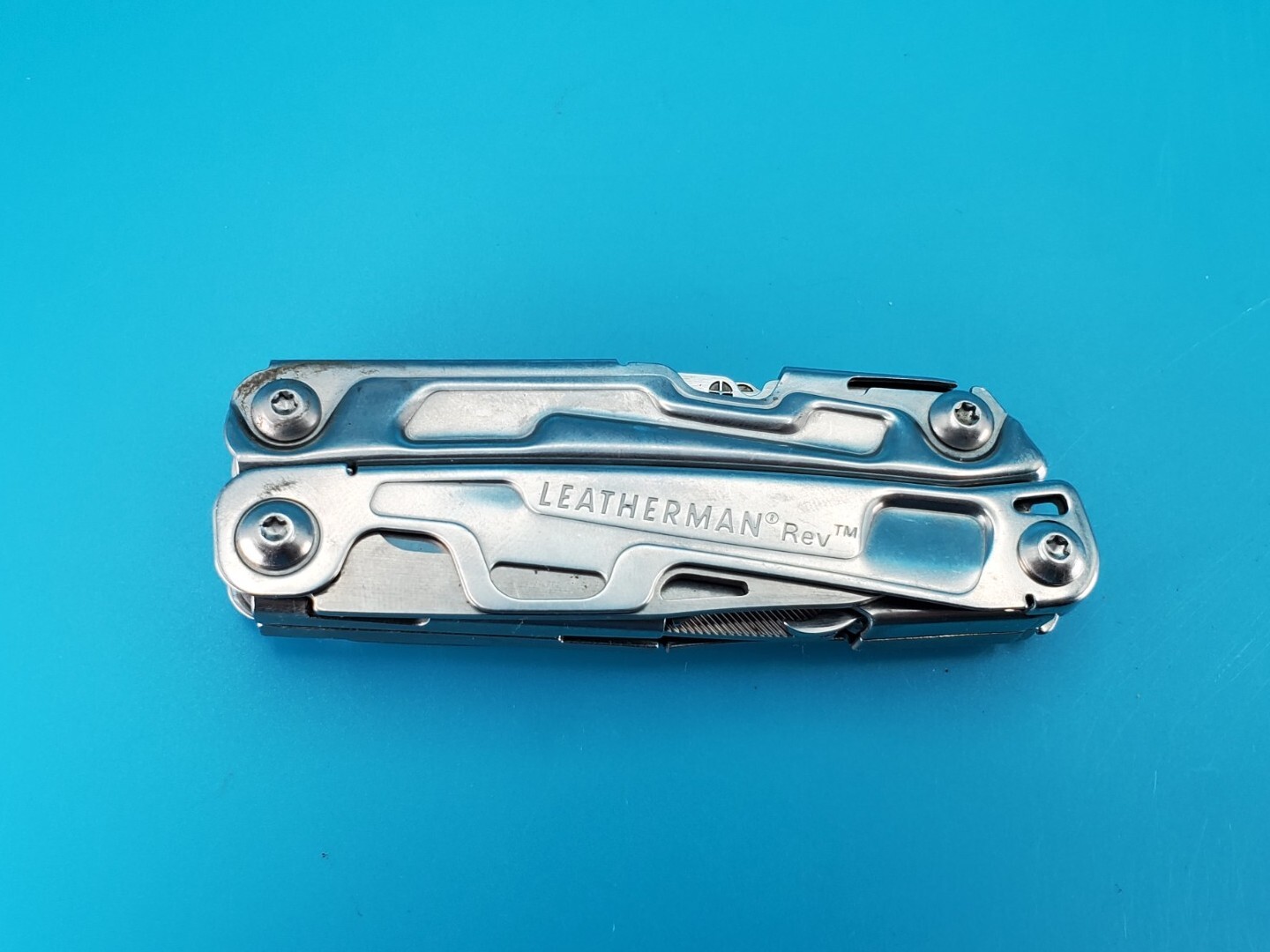 Leatherman Rev 3.8″ Multi-Tool, Stainless! *SOME RUST ON ITEM*