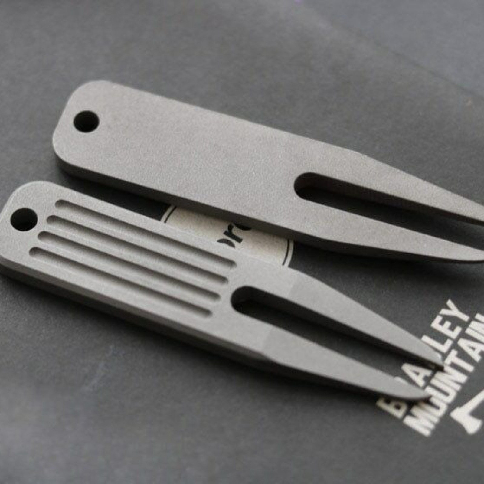 Brand New High Quality 1 Piece Titanium Alloy TC4 Golf Divot Tools
