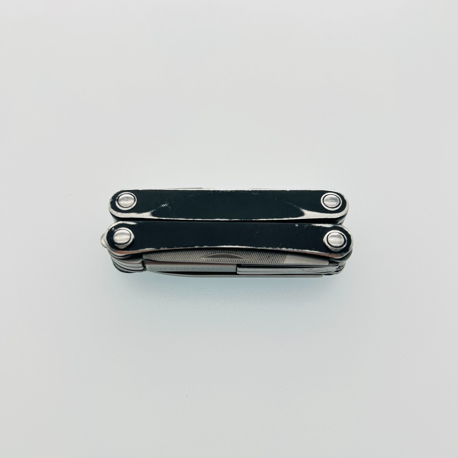 Leatherman Squirt PS4 BLACK – 8-in-1 Keychain Multi-Tool Discontinued (CODE11)