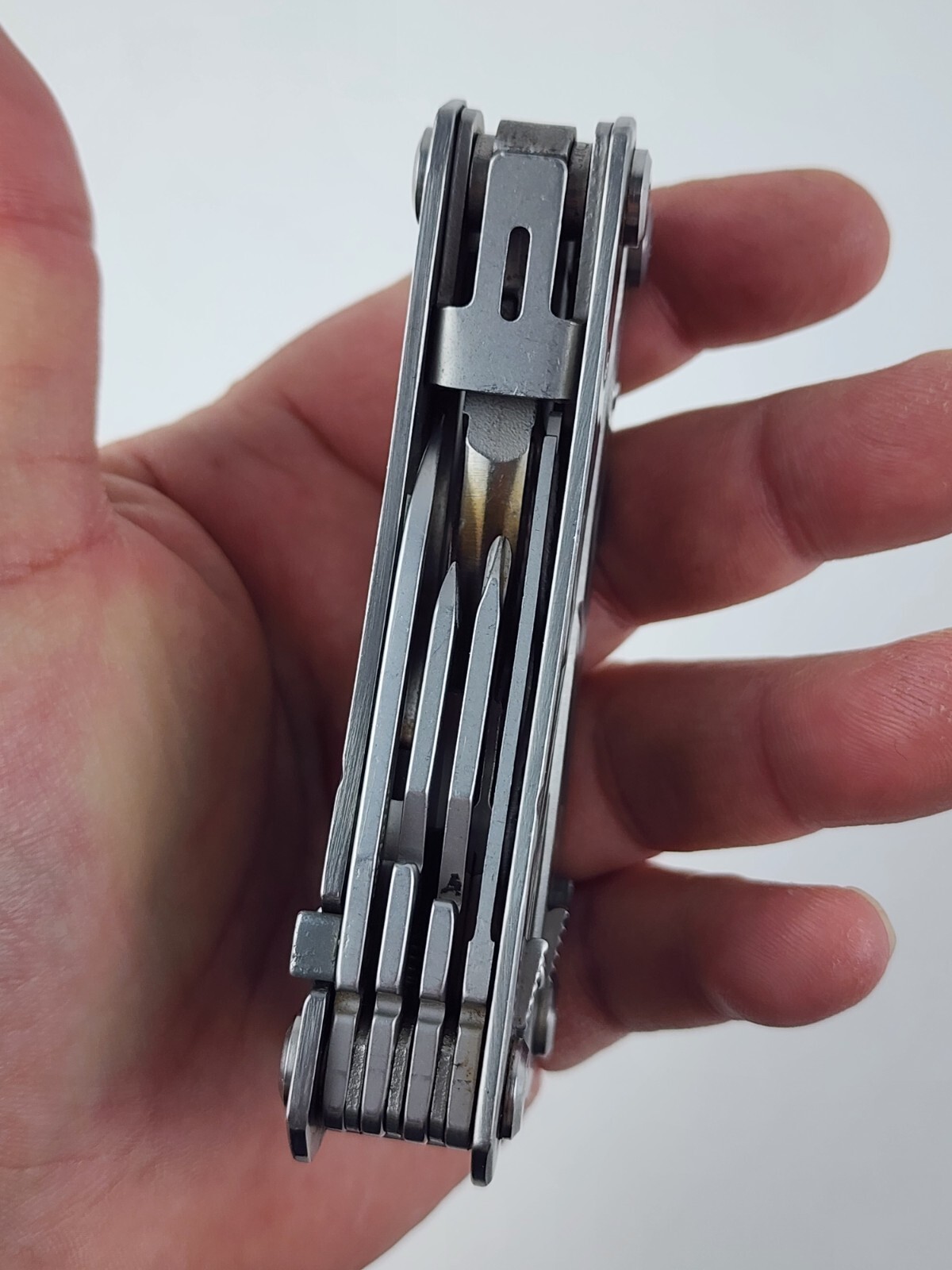 Gerber Suspension Multi-Tool 10 Different Tools w/ Rubber Grip