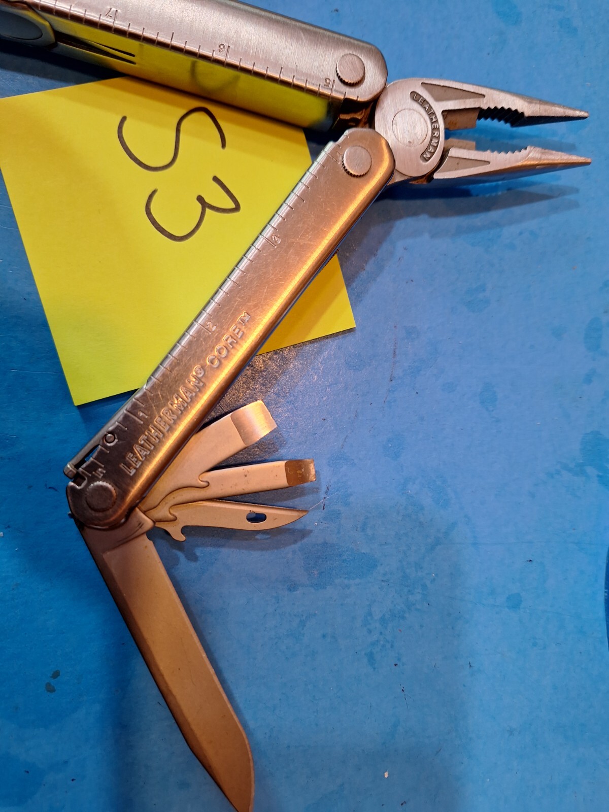 1 Leatherman CORE Multi Tool FISHING CAMPING LOT S3