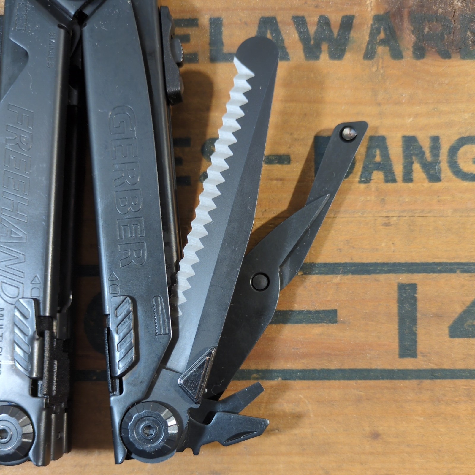 Gerber USA Freehand Black Oxide Multiplier, Multi-Tool