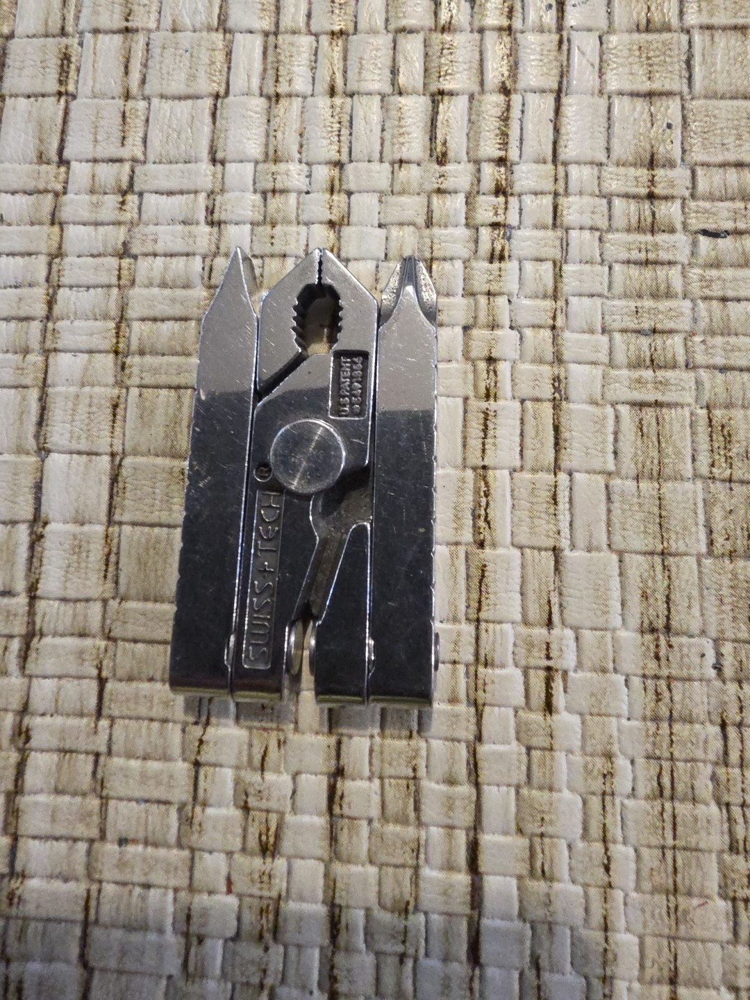 SWISS+TECH Utili-Key 6-in-1 Key Ring Multi-Tool Stainless Steel